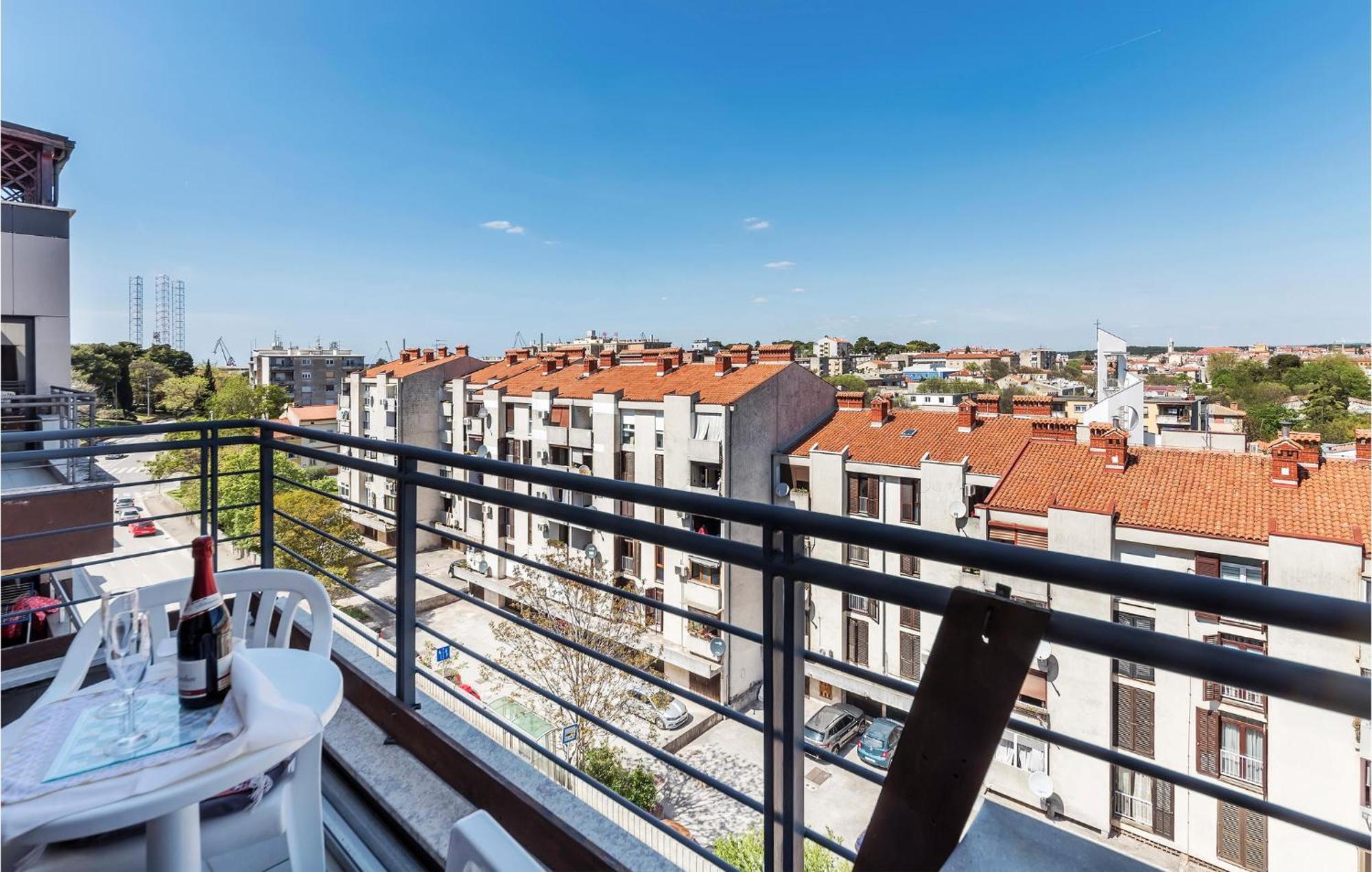 1 Bedroom Beautiful Apartment In Pula Exteriér fotografie